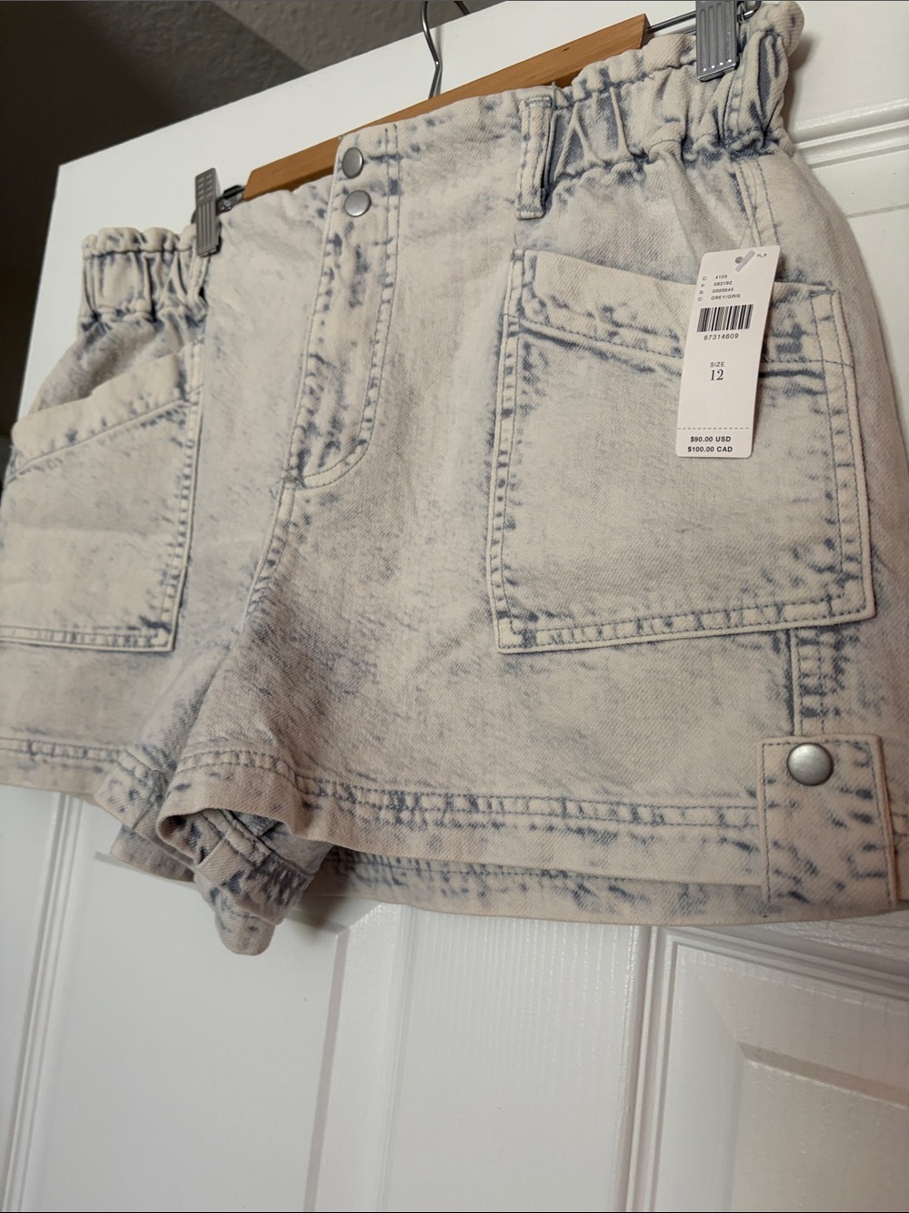 NWT Anthropologie acid wash whitewash denim stretch waist paperbag shorts.size 1